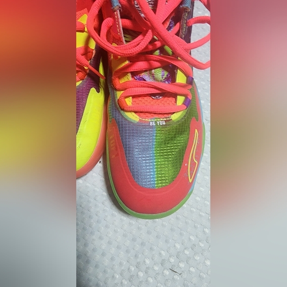 PUMA EUC MENS SIZE 11 LAMELO BALL BE YOU COLOR FLASHY BASKETBALL SNEAKERS SHOES - Picture 7 of 14